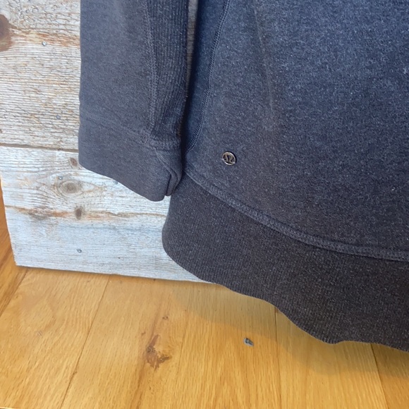 Lululemon Sweater Size 4 - Picture 5 of 5